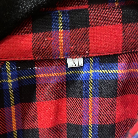 Peecaboo shoulder flannel top⭐️⭐️⭐️⭐️⭐️ - Picture 6 of 6